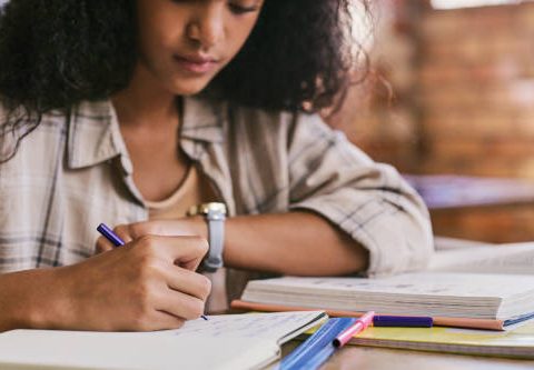 How to Apply for Scholarships to Study Abroad in 2025