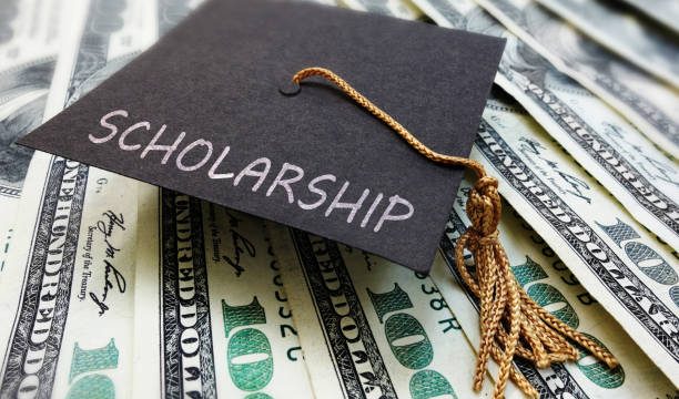 Fully Funded Scholarships That Cover Flight Tickets, Visa, and Family – Apply Now